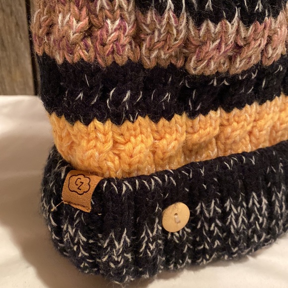 In Motion Design Cozy Zone Beanie Hat - Picture 2 of 2